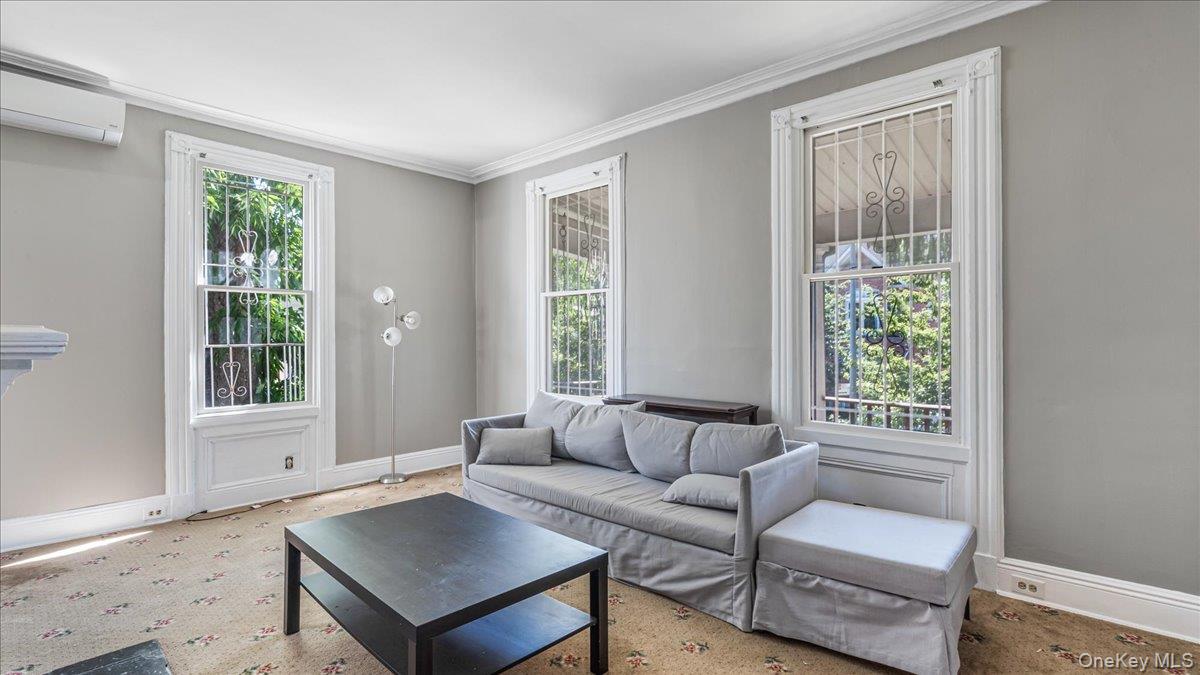 #6 photo, 84-21 120th Street, クイーンズ区 Kew Gardens , NY 11415