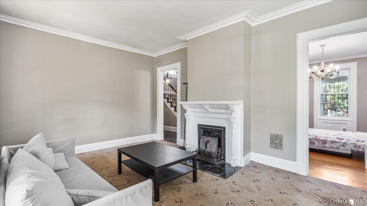 #7 photo, 84-21 120th Street, クイーンズ区 Kew Gardens , NY 11415