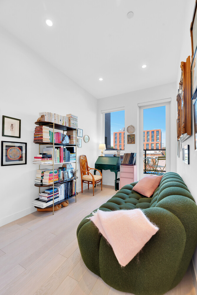 #8 photo, 953 PACIFIC Street, 브루클린 Crown Heights , NY 11238