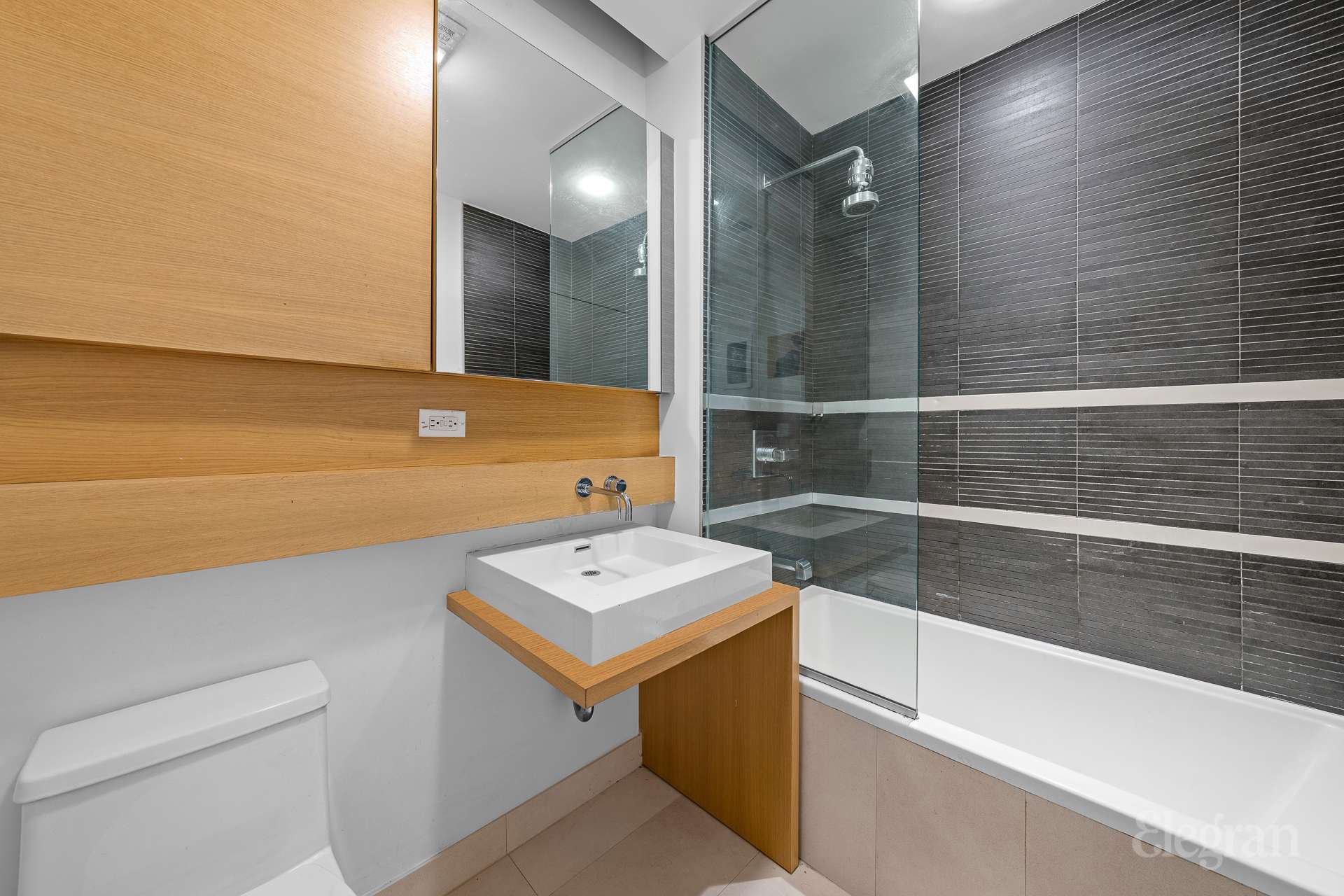 #7 photo, 342 E 110th Street, マンハッタン East Harlem , NY 10029