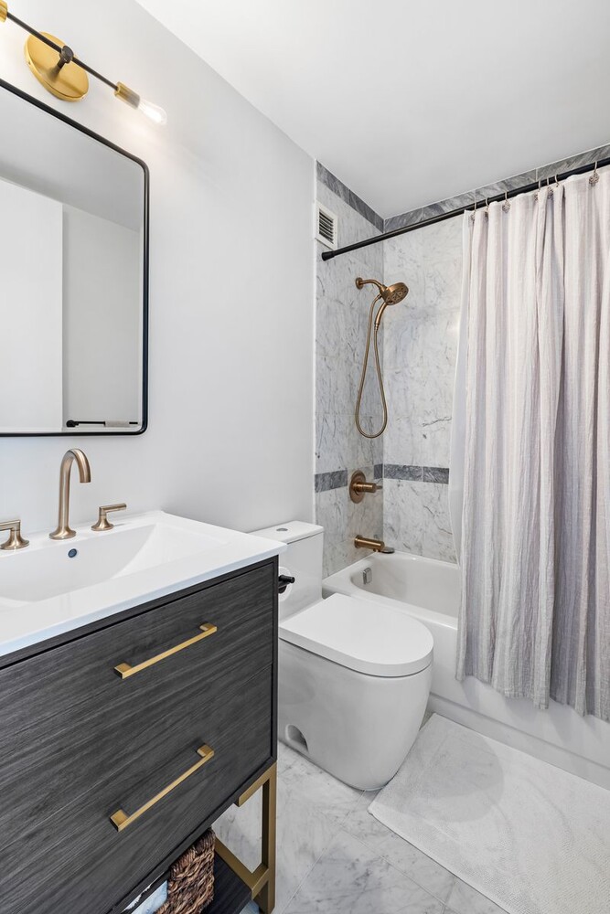 #13 photo, 500 W 43RD Street, マンハッタン Hells Kitchen , NY 10036