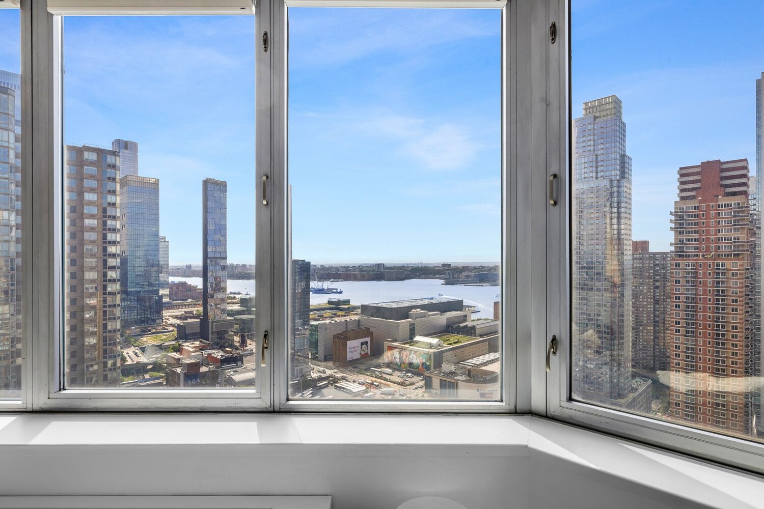 #17 photo, 500 W 43RD Street, マンハッタン Hells Kitchen , NY 10036