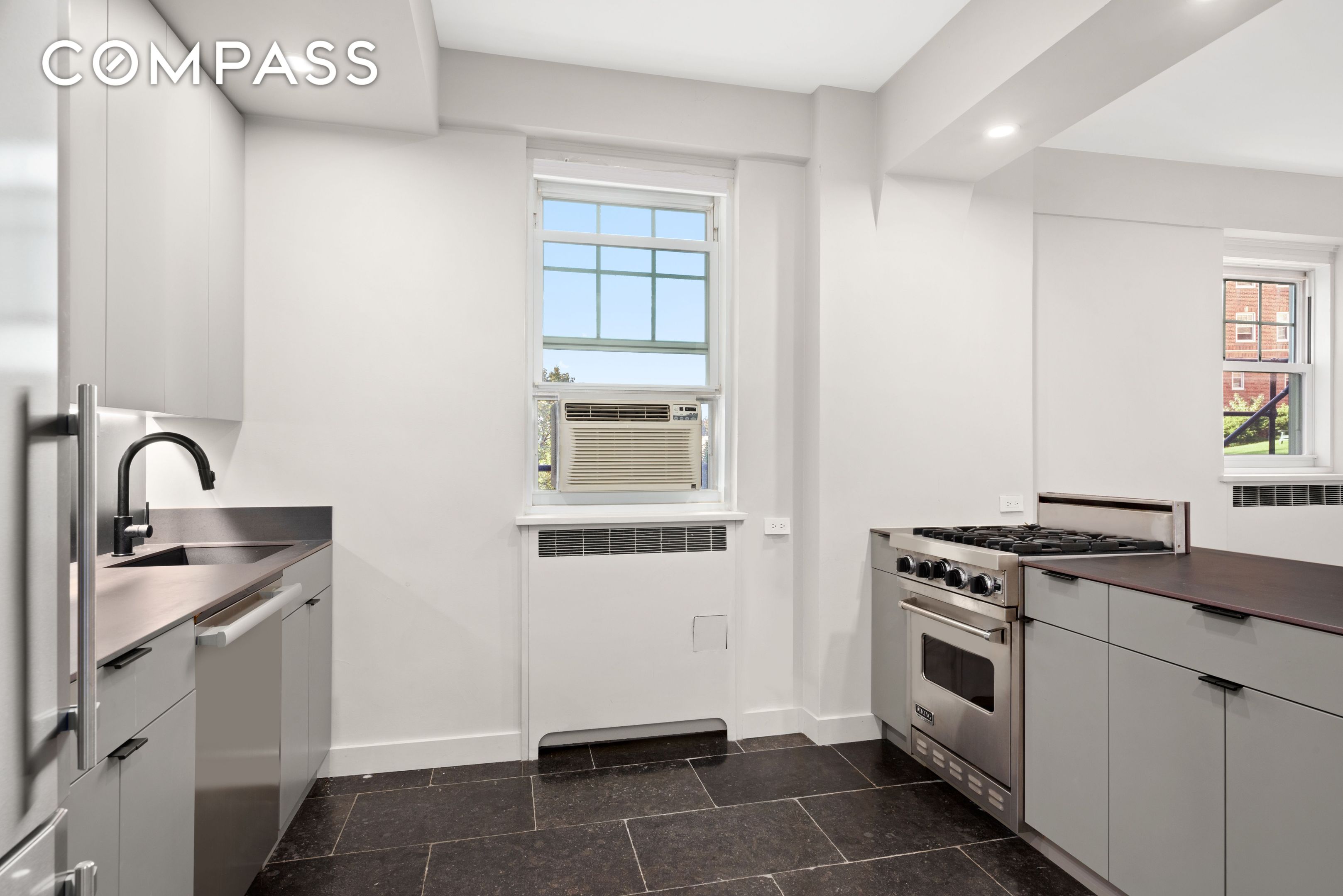 #4 photo, 160 Cabrini Boulevard, マンハッタン Hudson Heights , NY 10033