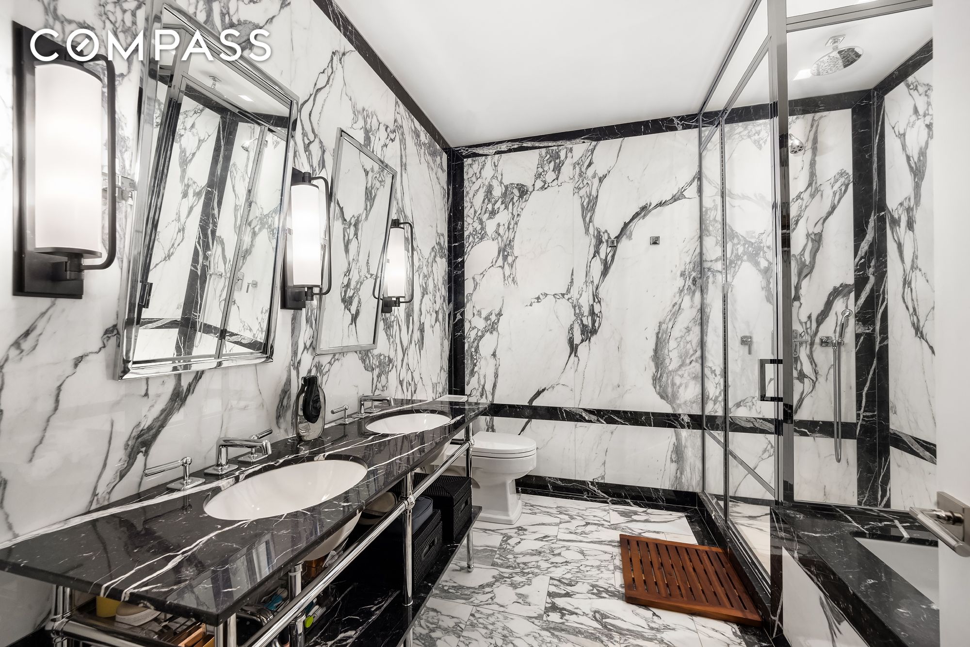 #20 photo, 14-16 Wooster Street, SoHo , NY 10013