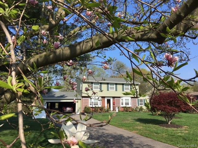 #1 photo, 9 Beadart Place, Hyde Park , NY 12538