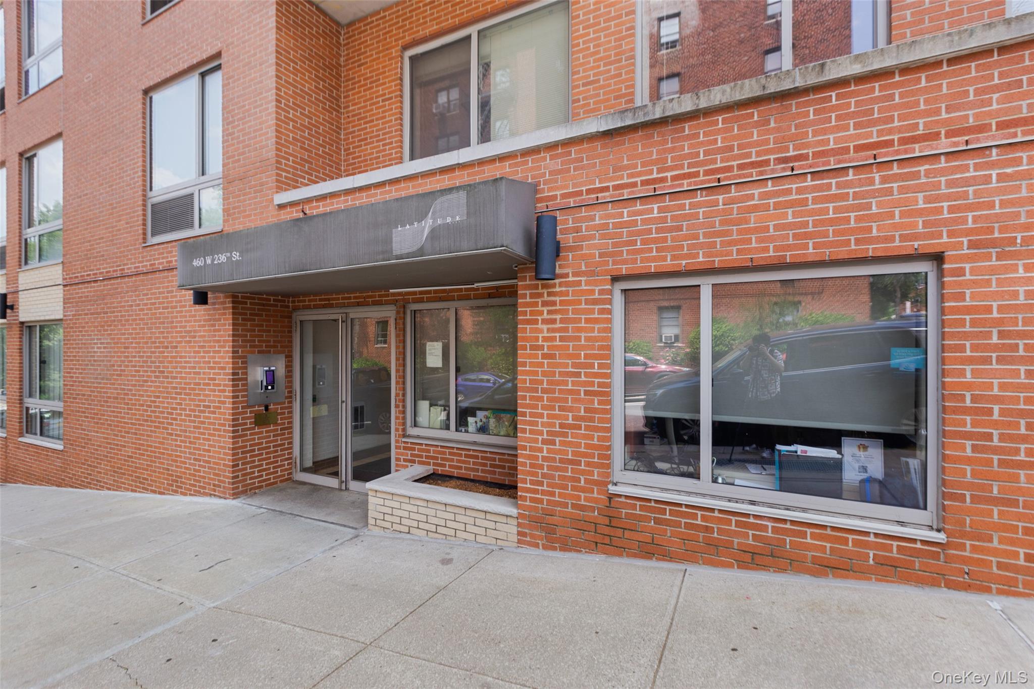 #4 photo, 460 W 236th Street, Bronx , NY 10463