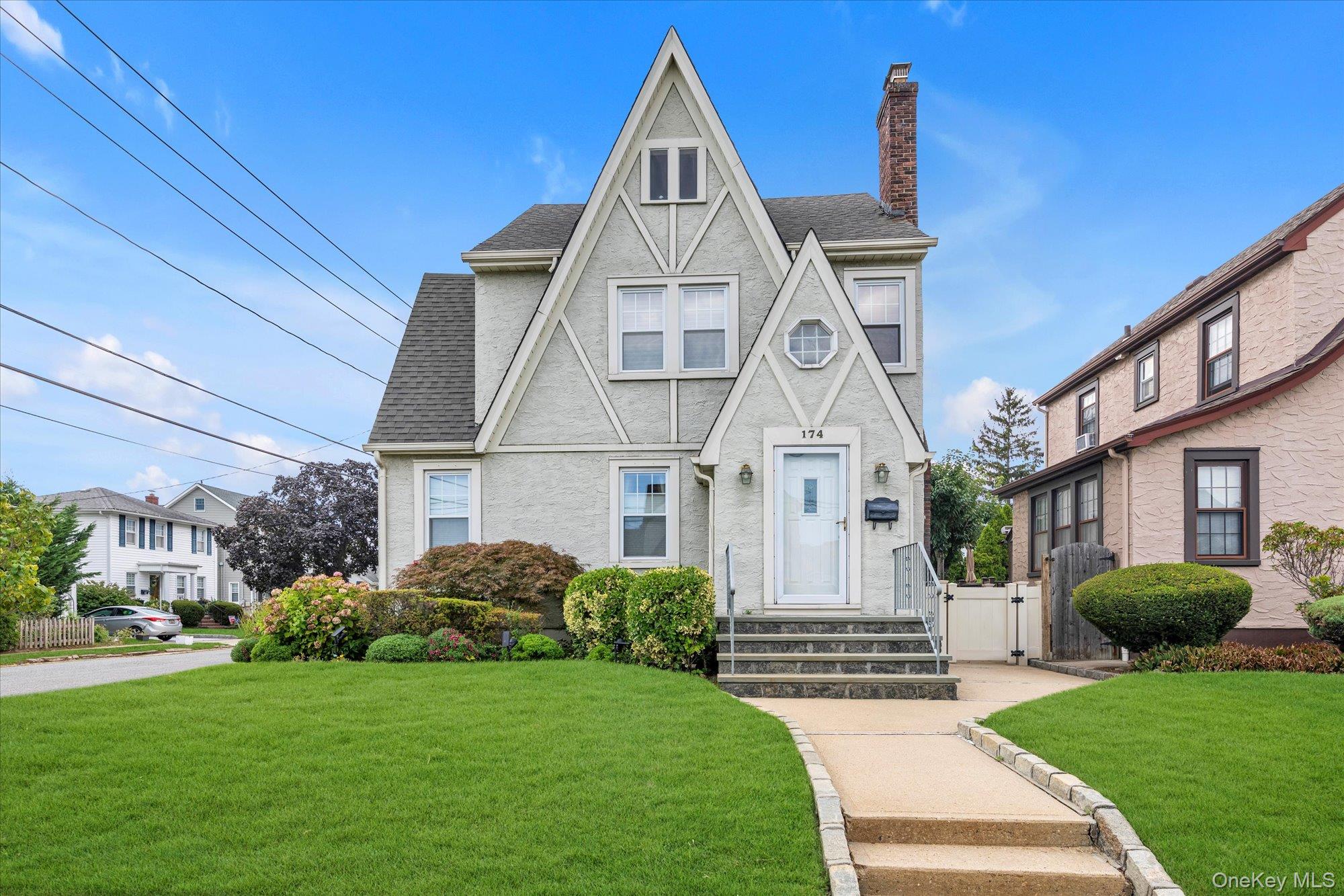 #1 photo, 174 N Grove Street, 長島 Valley Stream , NY 11580