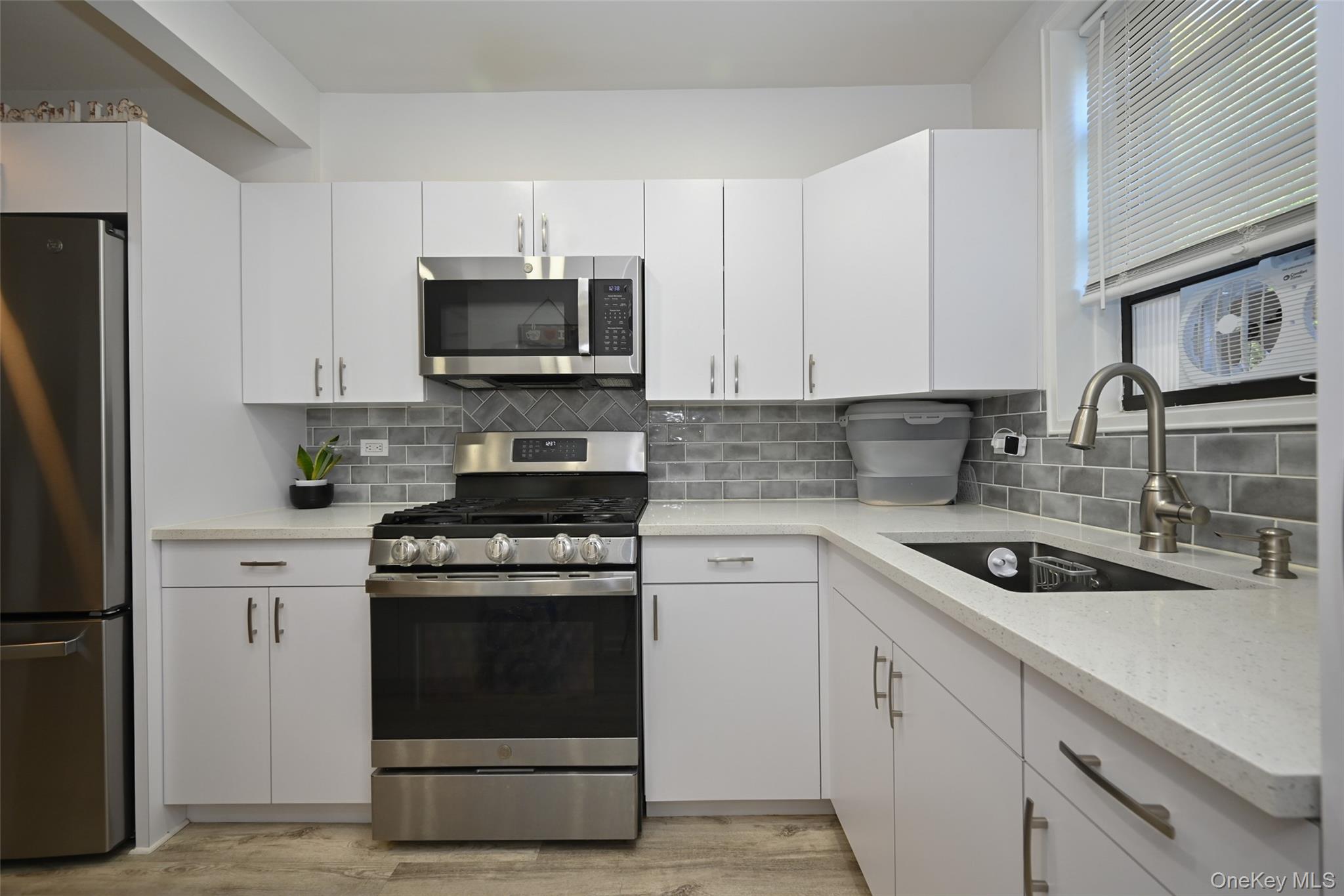 #4 photo, 108-05 Astoria Boulevard, クイーンズ区 Astoria , NY 11369