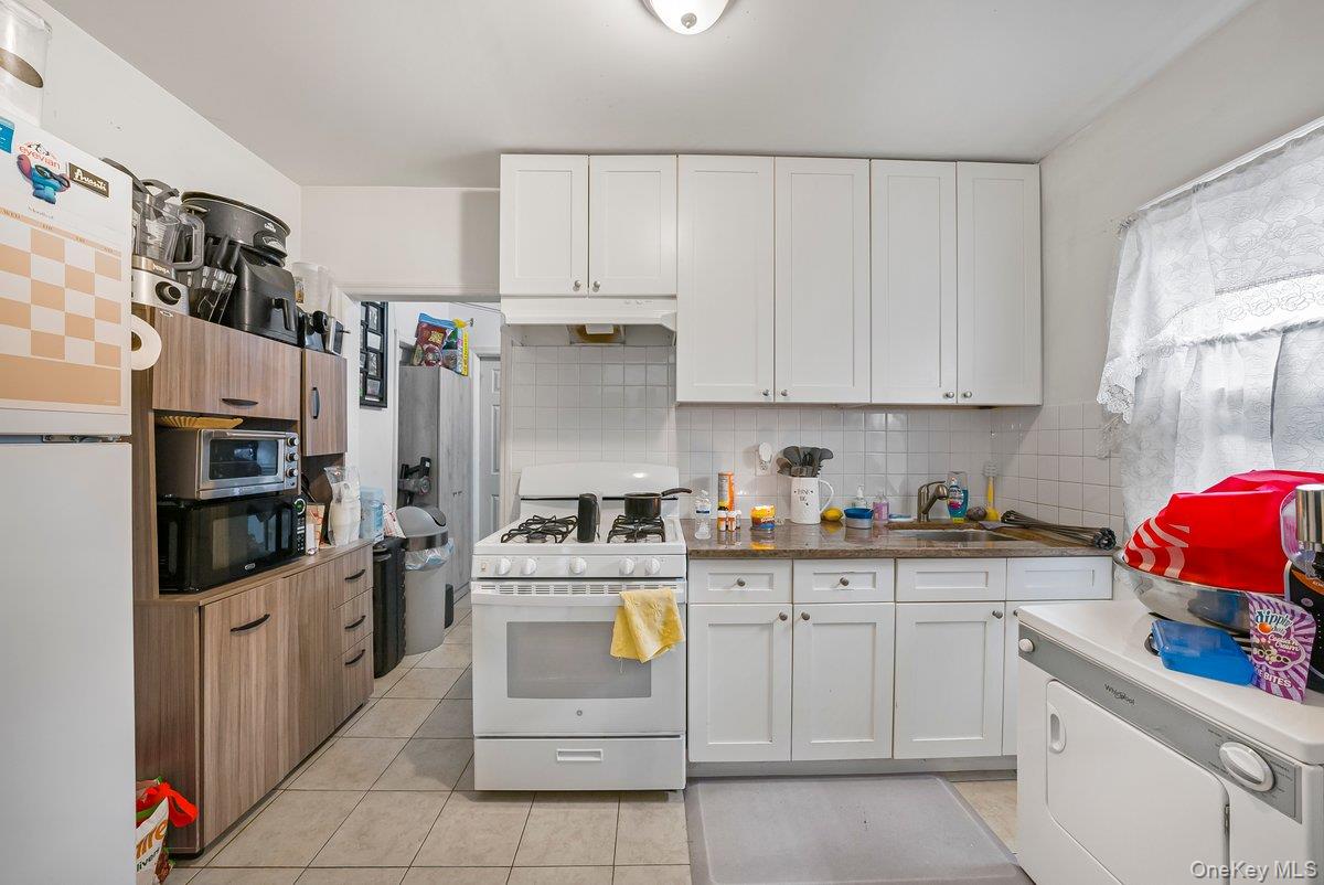 #11 photo, 3214 108th Street, クイーンズ区 East Elmhurst , NY 11369