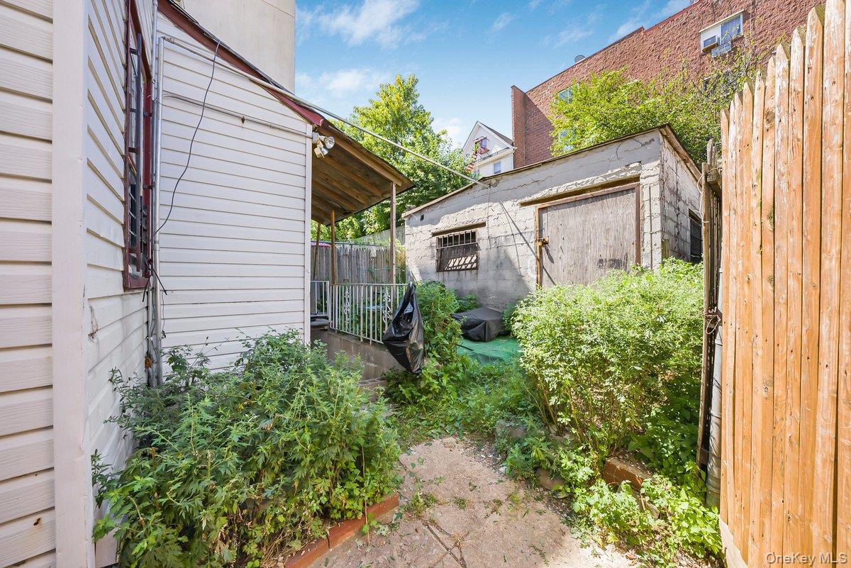 #15 photo, 3214 108th Street, クイーンズ区 East Elmhurst , NY 11369