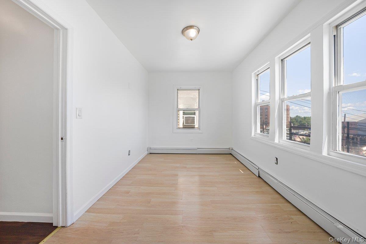 #7 photo, 3214 108th Street, クイーンズ区 East Elmhurst , NY 11369