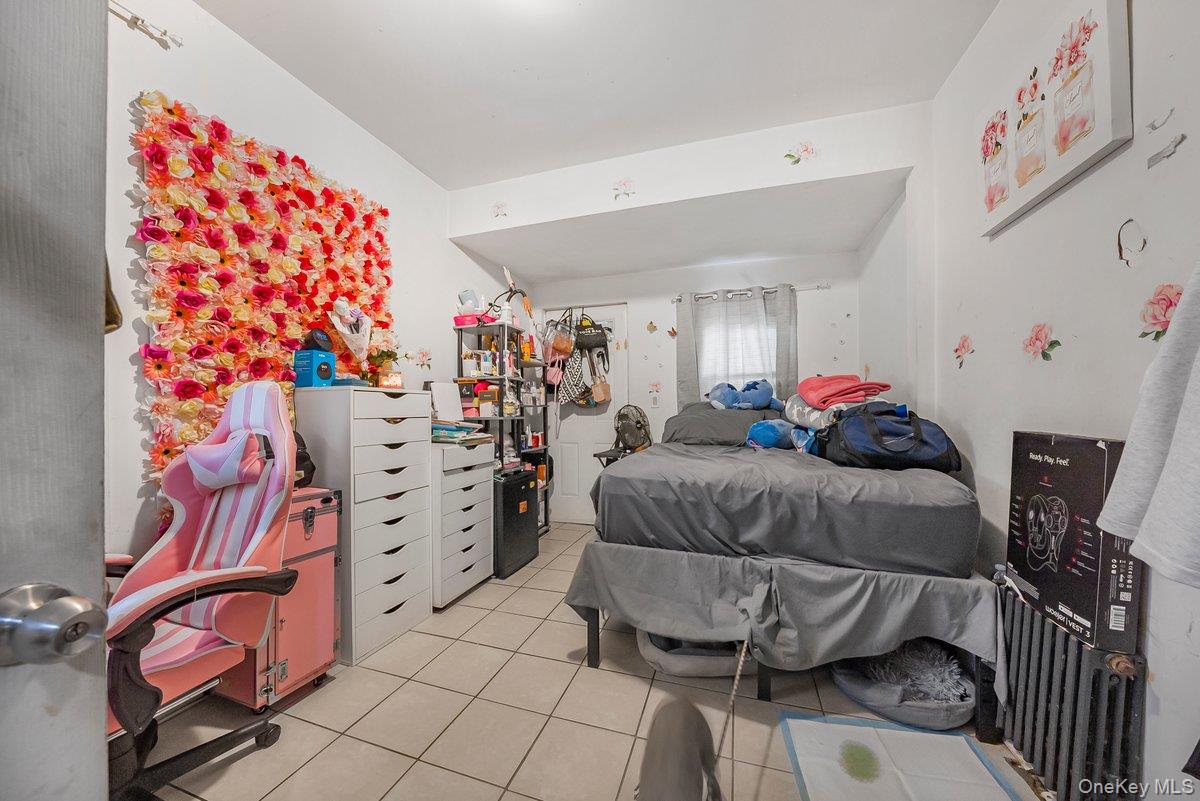 #9 photo, 3214 108th Street, クイーンズ区 East Elmhurst , NY 11369