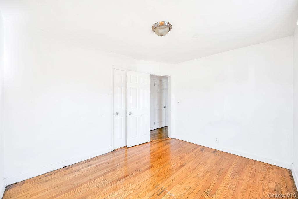 #10 photo, 31 James Street, ナッソー郡 Hicksville , NY 11801