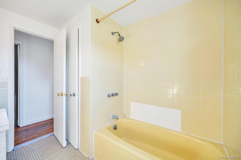 #14 photo, 31 James Street, ナッソー郡 Hicksville , NY 11801