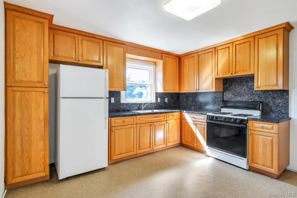 #3 photo, 31 James Street, ナッソー郡 Hicksville , NY 11801