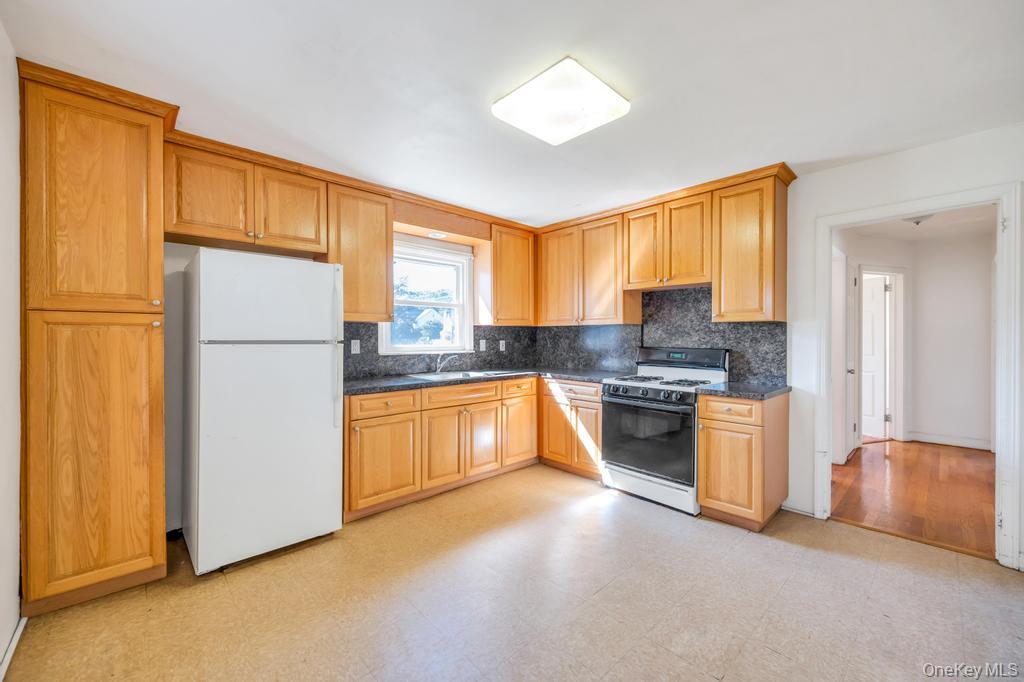 #4 photo, 31 James Street, ナッソー郡 Hicksville , NY 11801