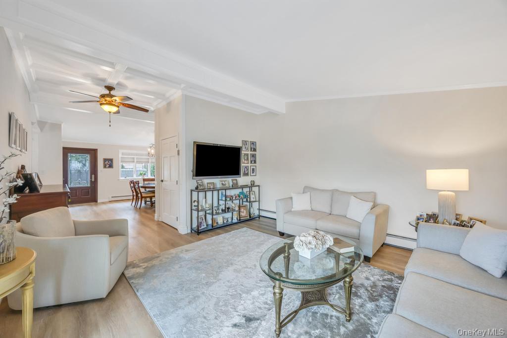 #12 photo, 243 Elm Drive, 长岛 Levittown , NY 11756