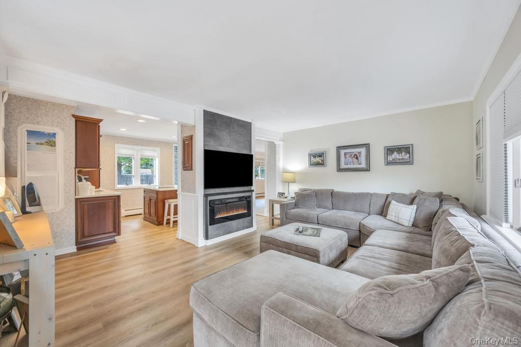 #15 photo, 243 Elm Drive, 长岛 Levittown , NY 11756