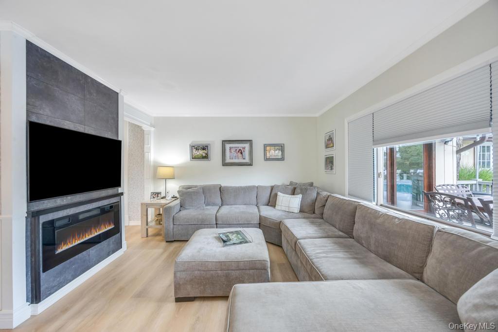 #17 photo, 243 Elm Drive, 长岛 Levittown , NY 11756