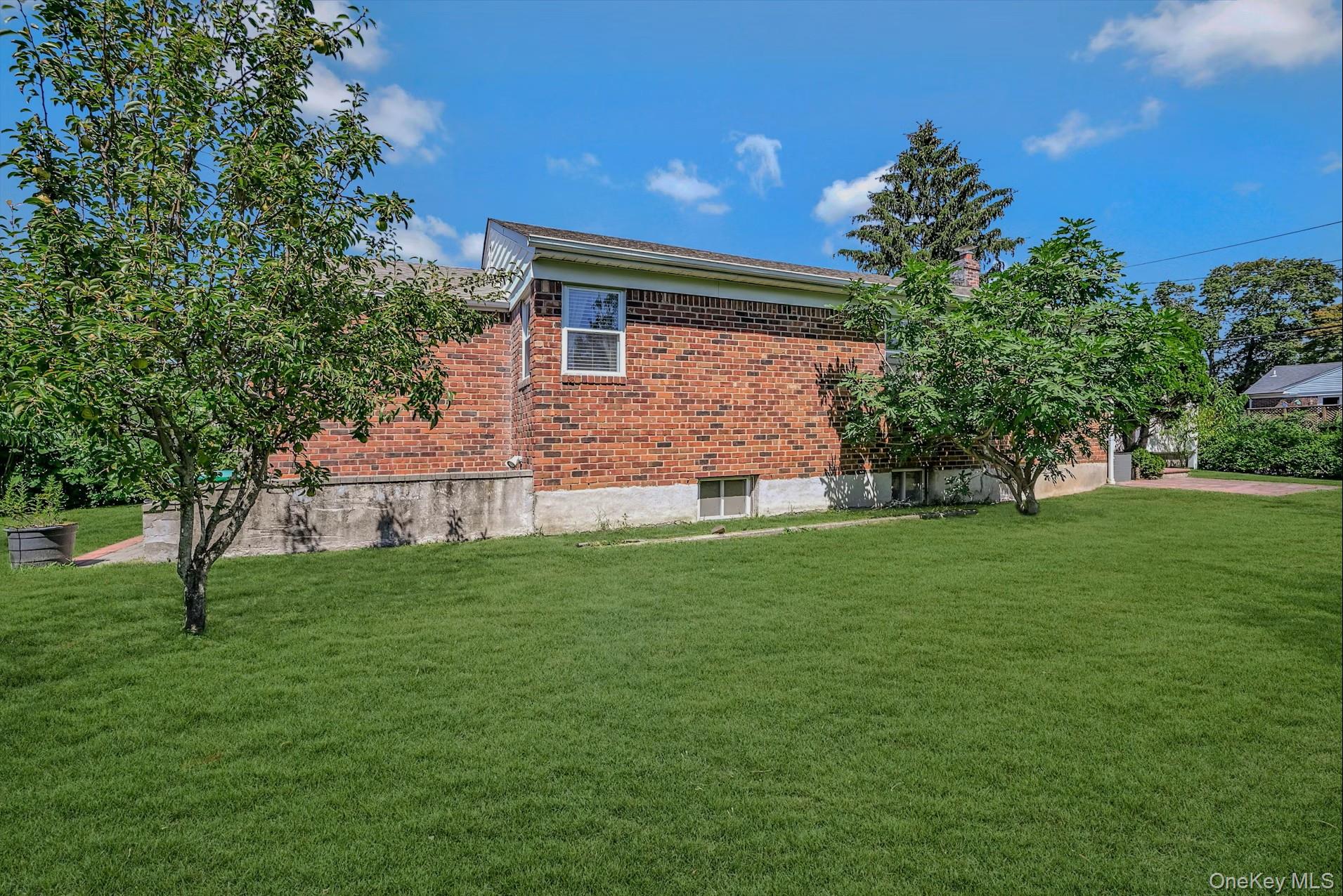 #10 photo, 1270 Pulaski Road, サフォーク郡 East Northport , NY 11731