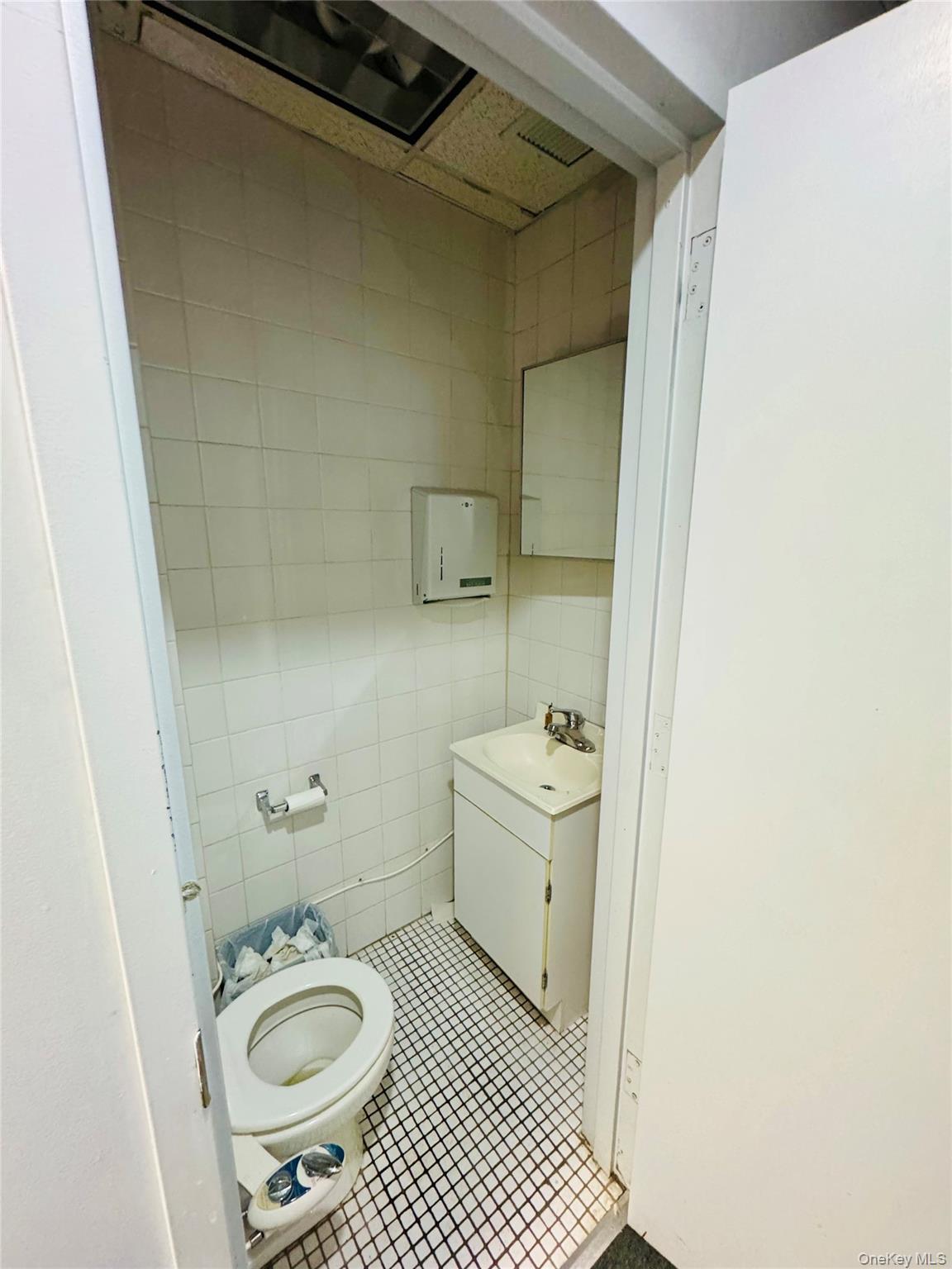 #13 photo, 205-13 Hollis Avenue, クイーンズ区 Hollis , NY 11412