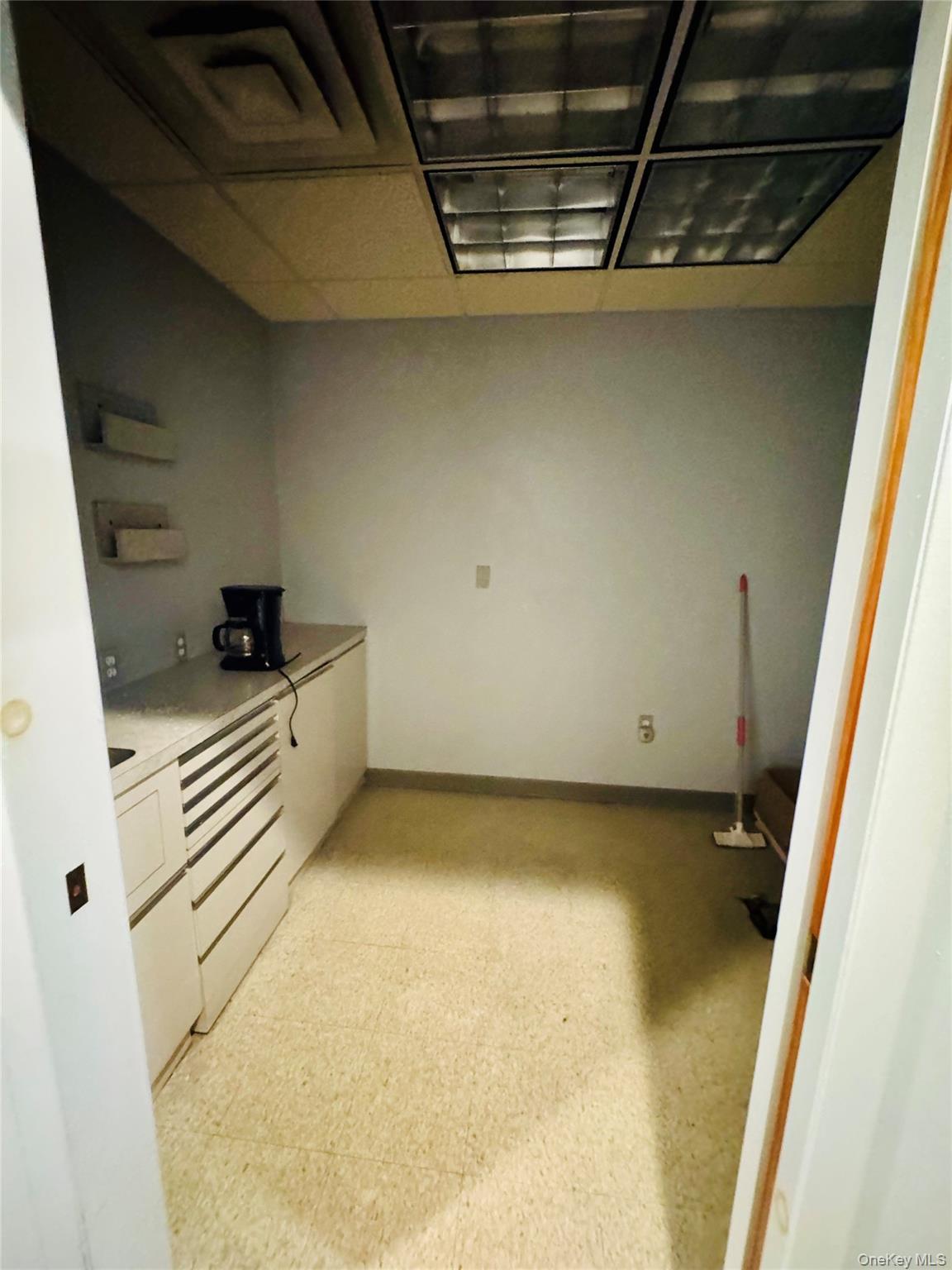 #8 photo, 205-13 Hollis Avenue, クイーンズ区 Hollis , NY 11412