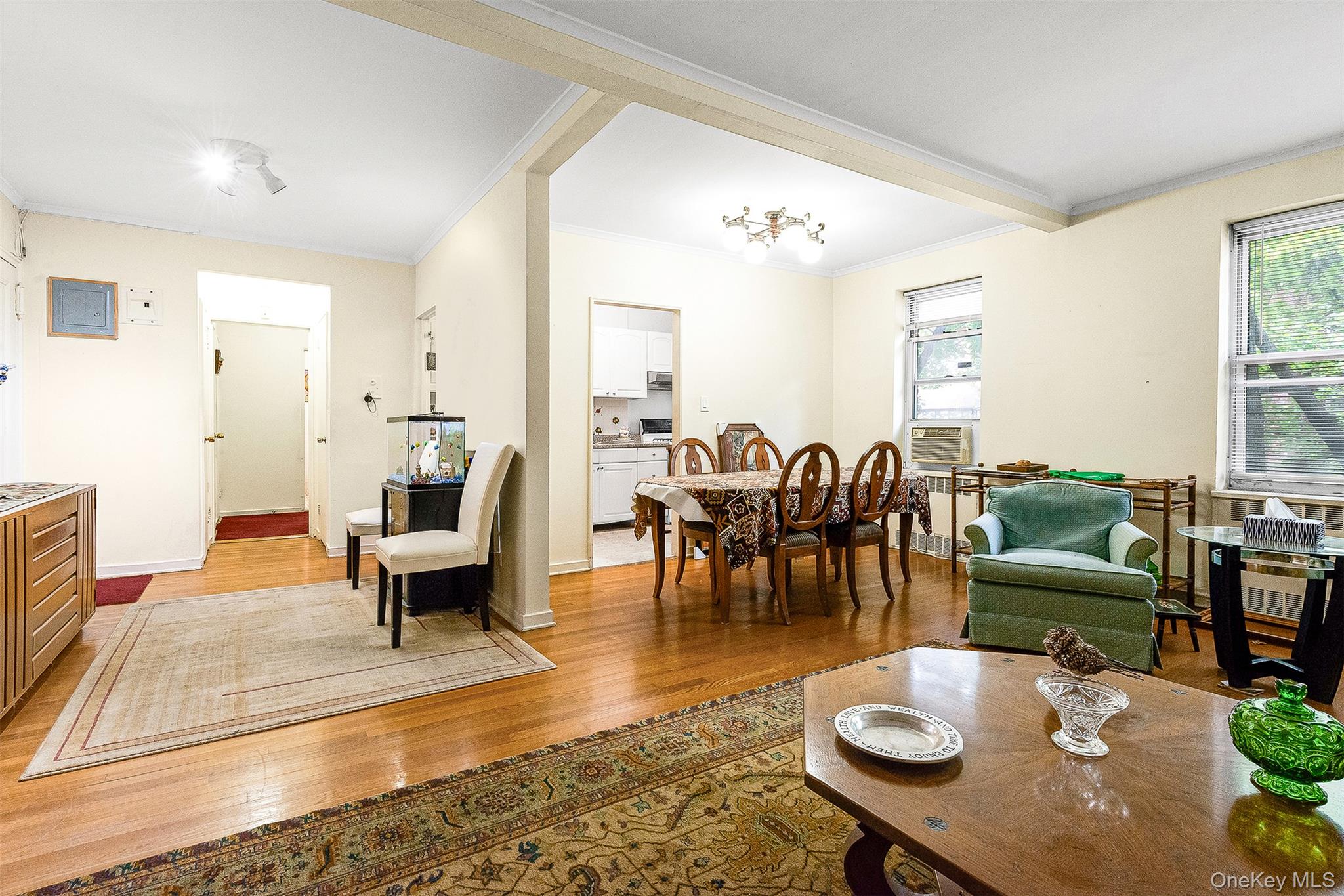 #10 photo, 67-66 108th Street, クイーンズ区 Forest Hills , NY 11375