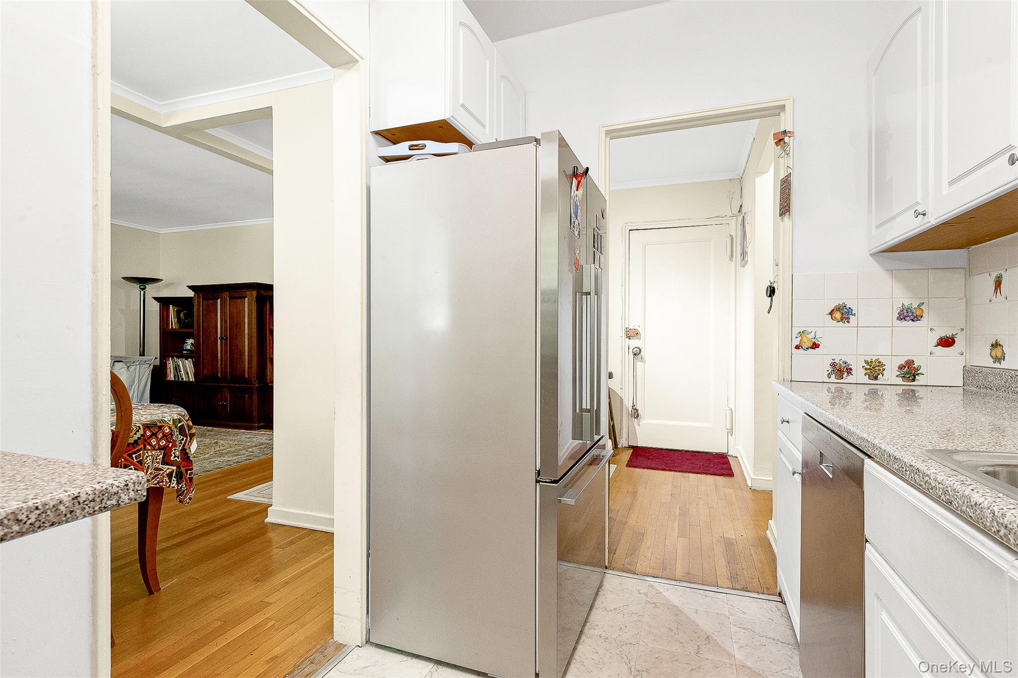 #15 photo, 67-66 108th Street, クイーンズ区 Forest Hills , NY 11375