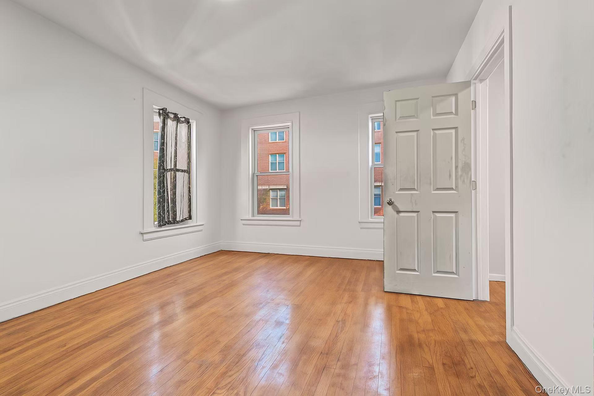 #17 photo, 826 E 216 Street, ブロンクス区 Bronx , NY 10467