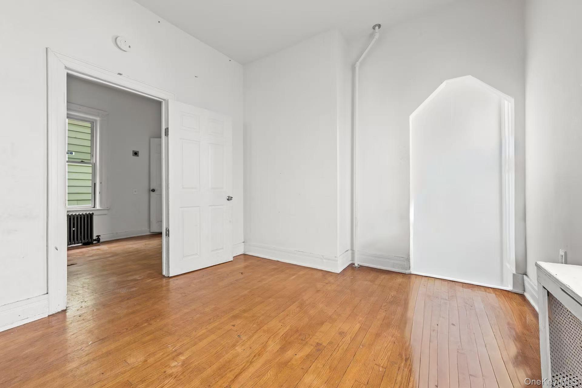 #8 photo, 826 E 216 Street, ブロンクス区 Bronx , NY 10467