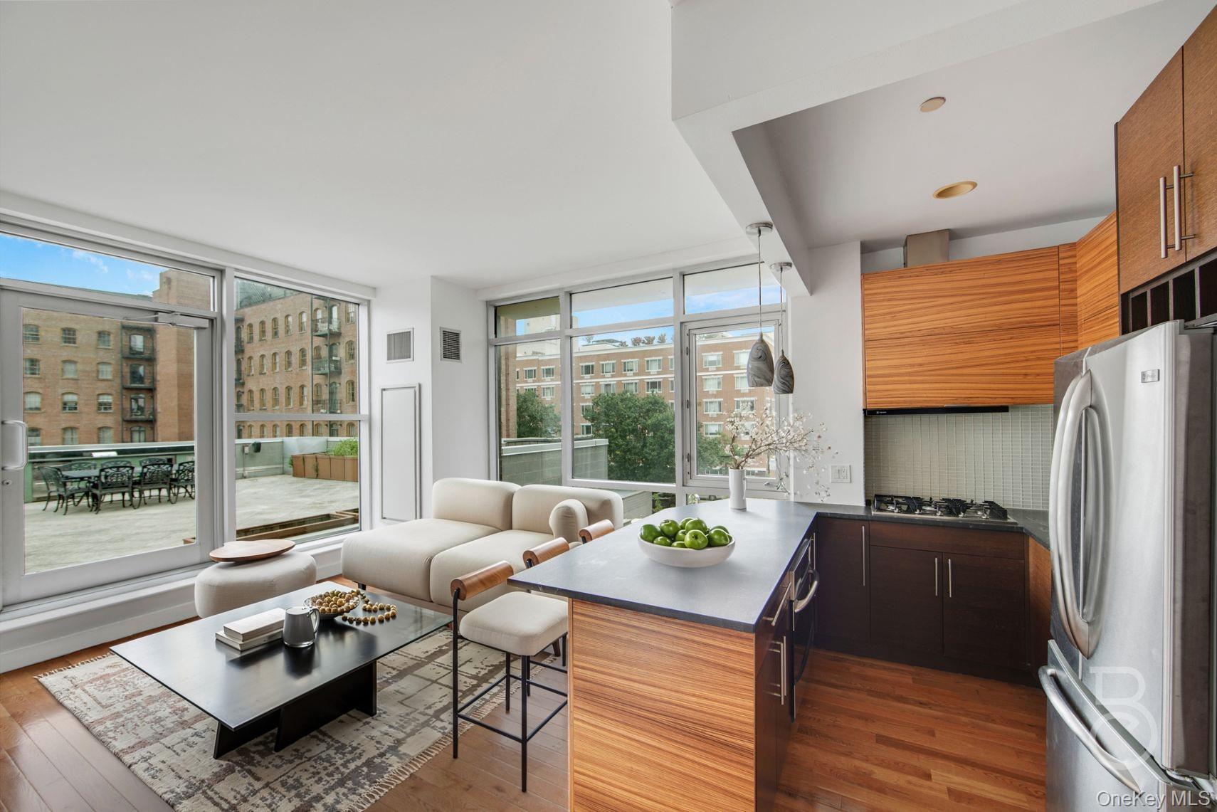 #1 photo, 11-24 31st Avenue, クイーンズ区 Astoria , NY 11106