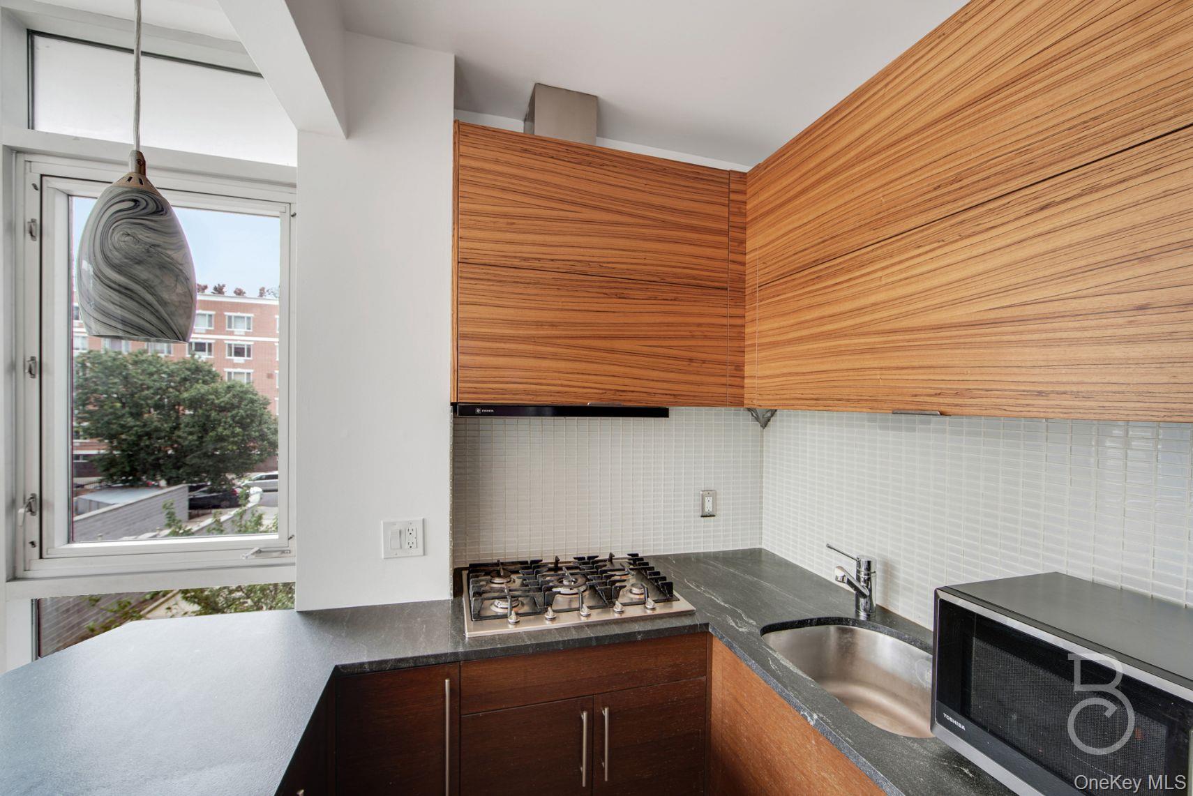 #7 photo, 11-24 31st Avenue, クイーンズ区 Astoria , NY 11106