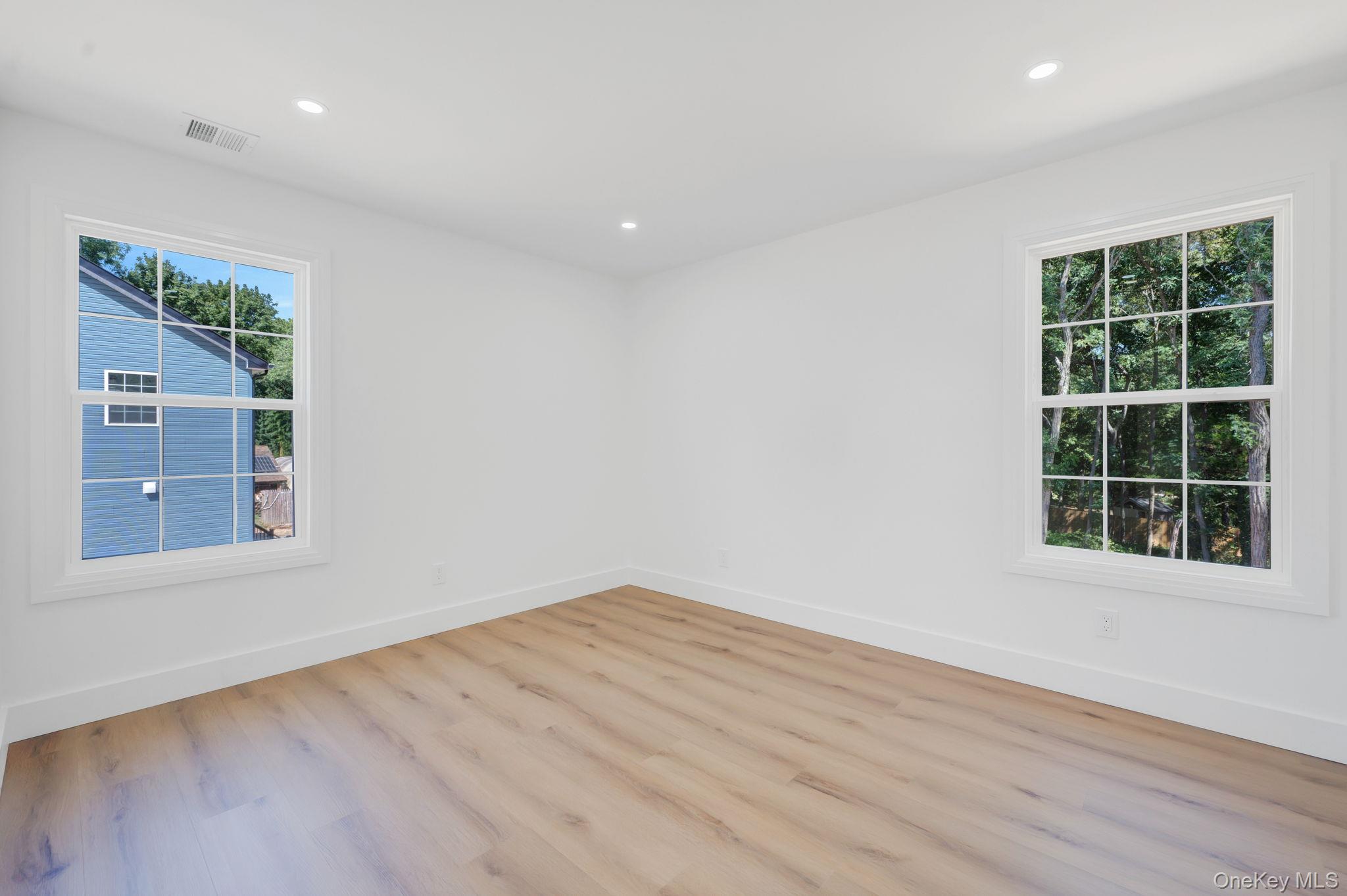 #15 photo, 39 Lakeview Drive, サフォーク郡 Middle Island , NY 11953