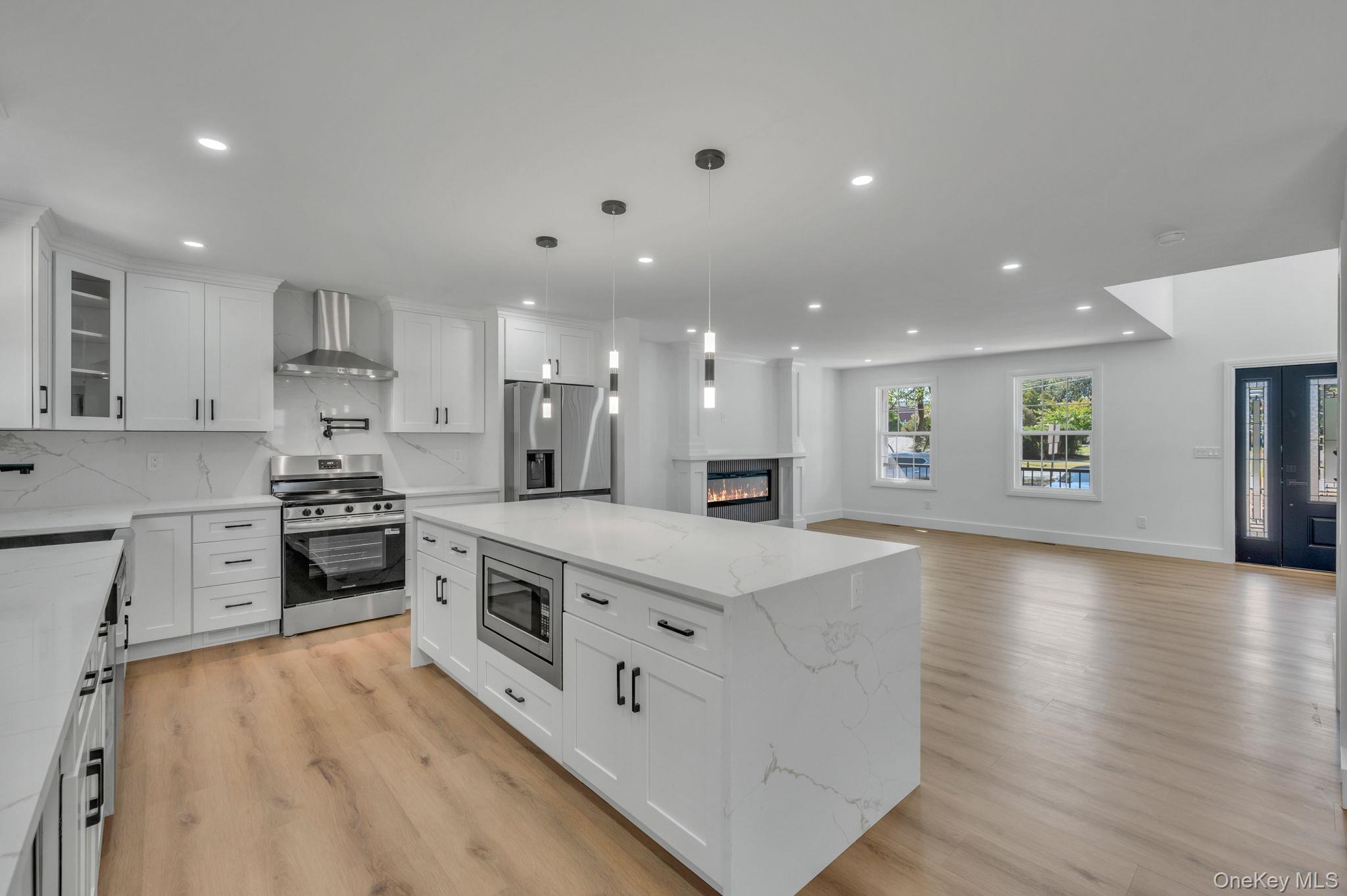 #3 photo, 39 Lakeview Drive, サフォーク郡 Middle Island , NY 11953