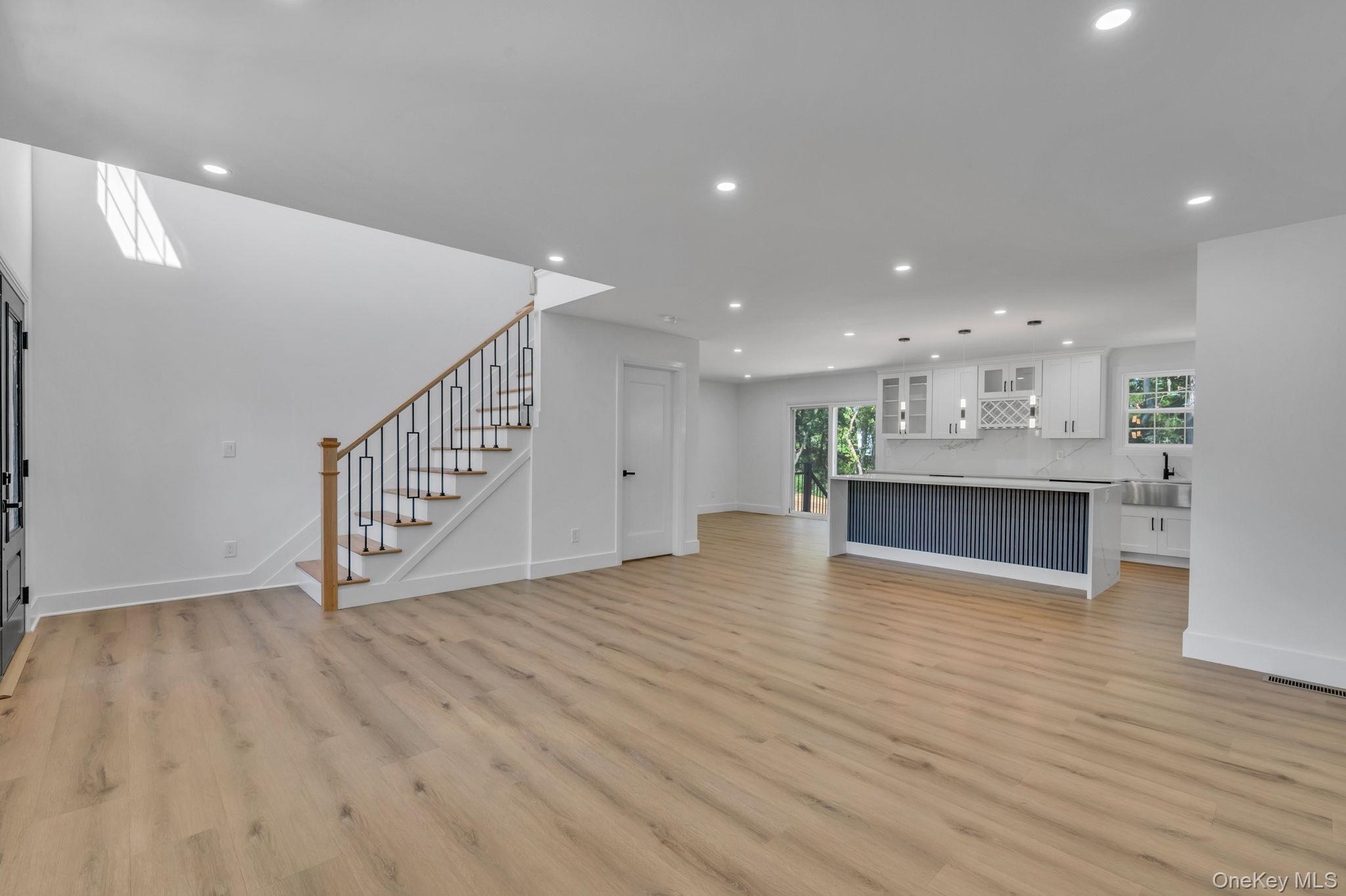 #4 photo, 39 Lakeview Drive, サフォーク郡 Middle Island , NY 11953