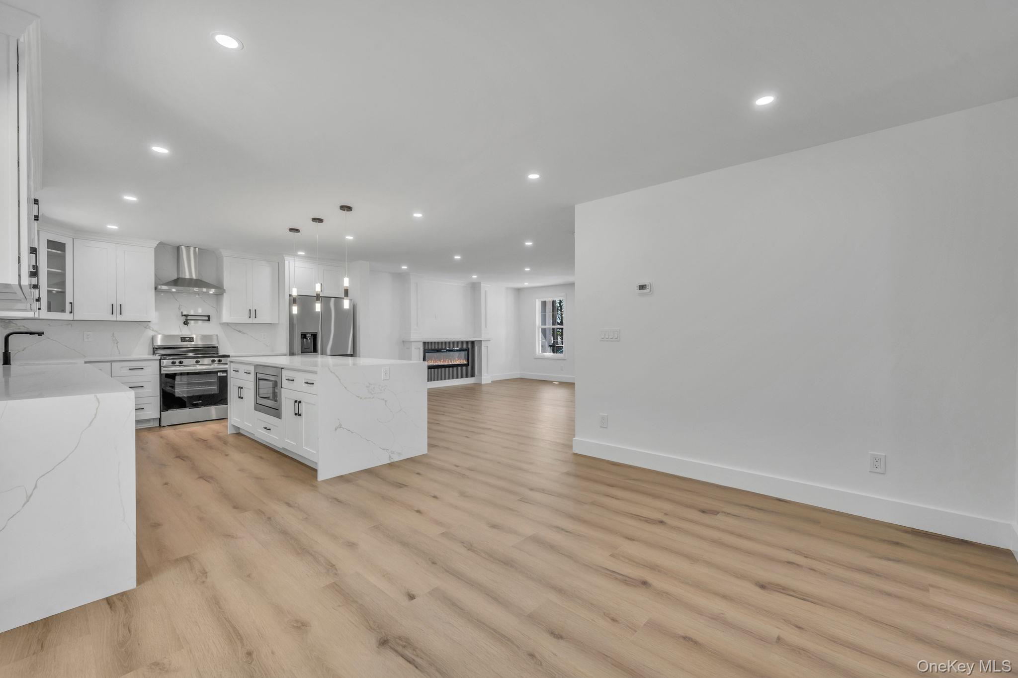 #9 photo, 39 Lakeview Drive, サフォーク郡 Middle Island , NY 11953