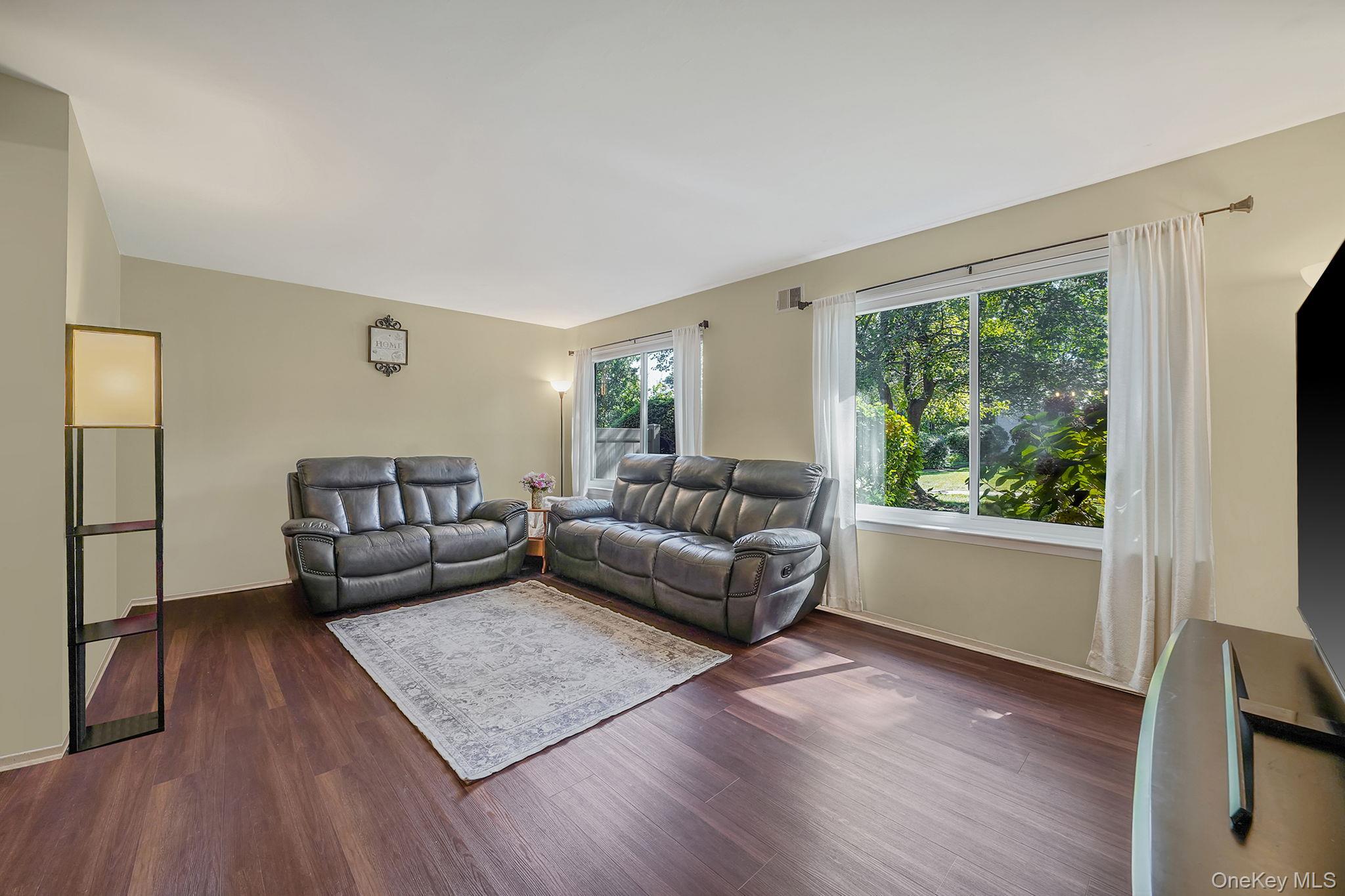 #10 photo, 204 Springmeadow Drive, サフォーク郡 Holbrook , NY 11741