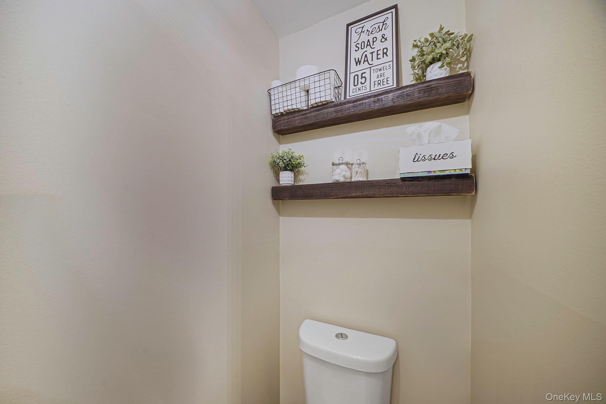 #14 photo, 204 Springmeadow Drive, サフォーク郡 Holbrook , NY 11741