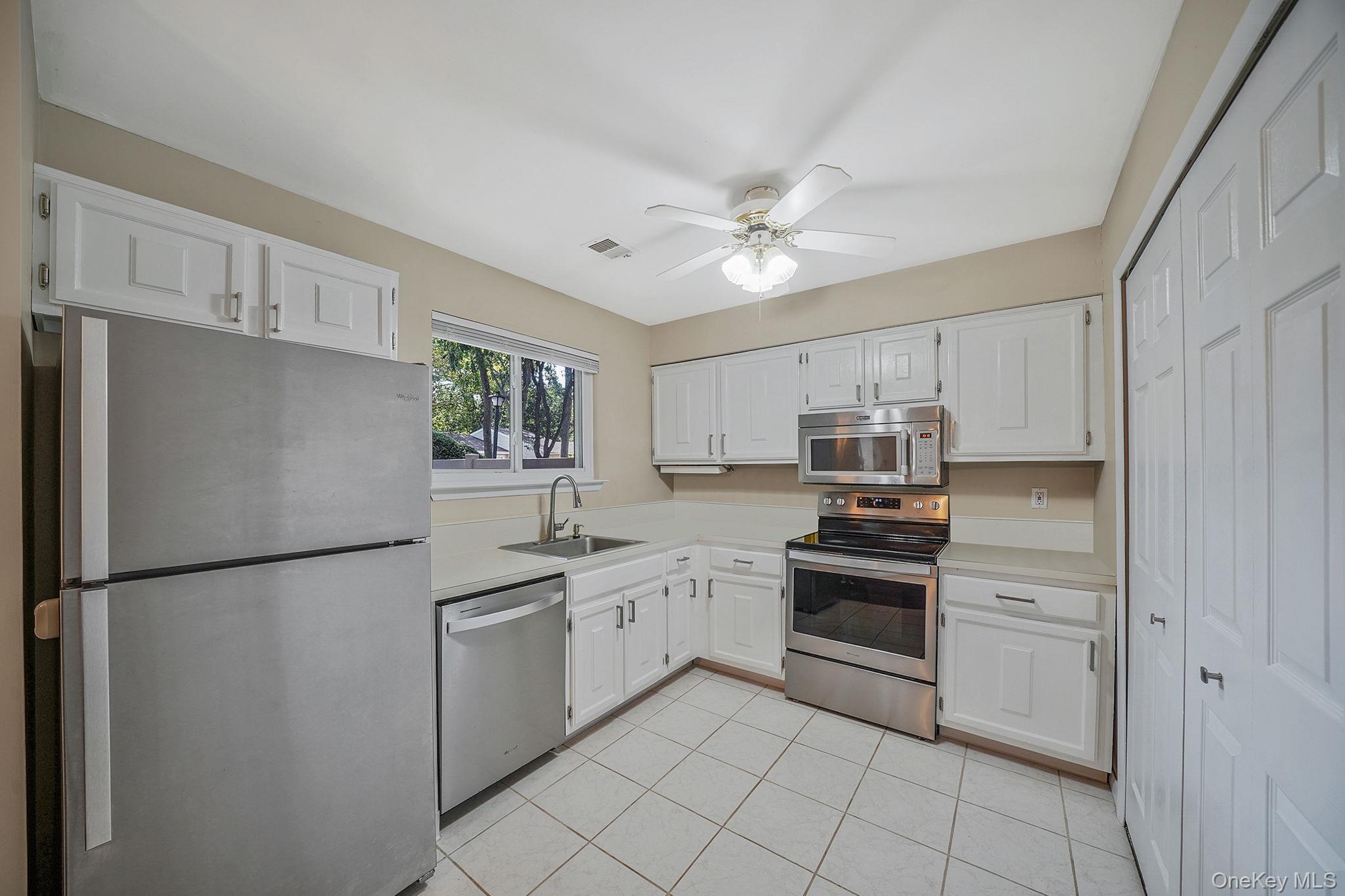 #5 photo, 204 Springmeadow Drive, サフォーク郡 Holbrook , NY 11741