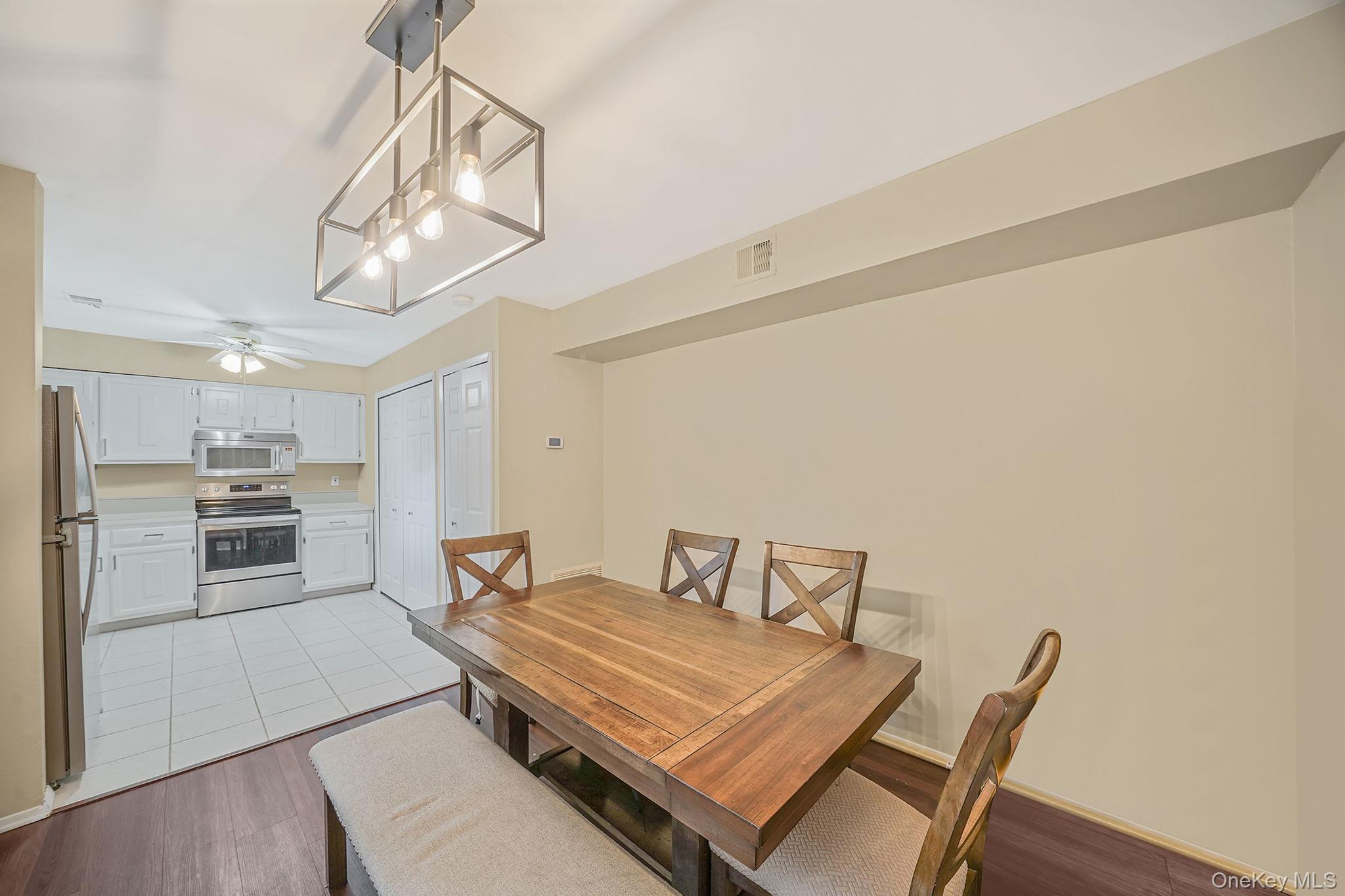 #7 photo, 204 Springmeadow Drive, サフォーク郡 Holbrook , NY 11741