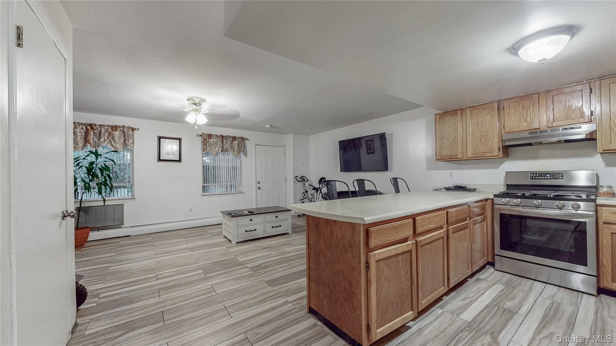 #4 photo, 1398 Fulton Avenue, ブロンクス区 Bronx , NY 10456