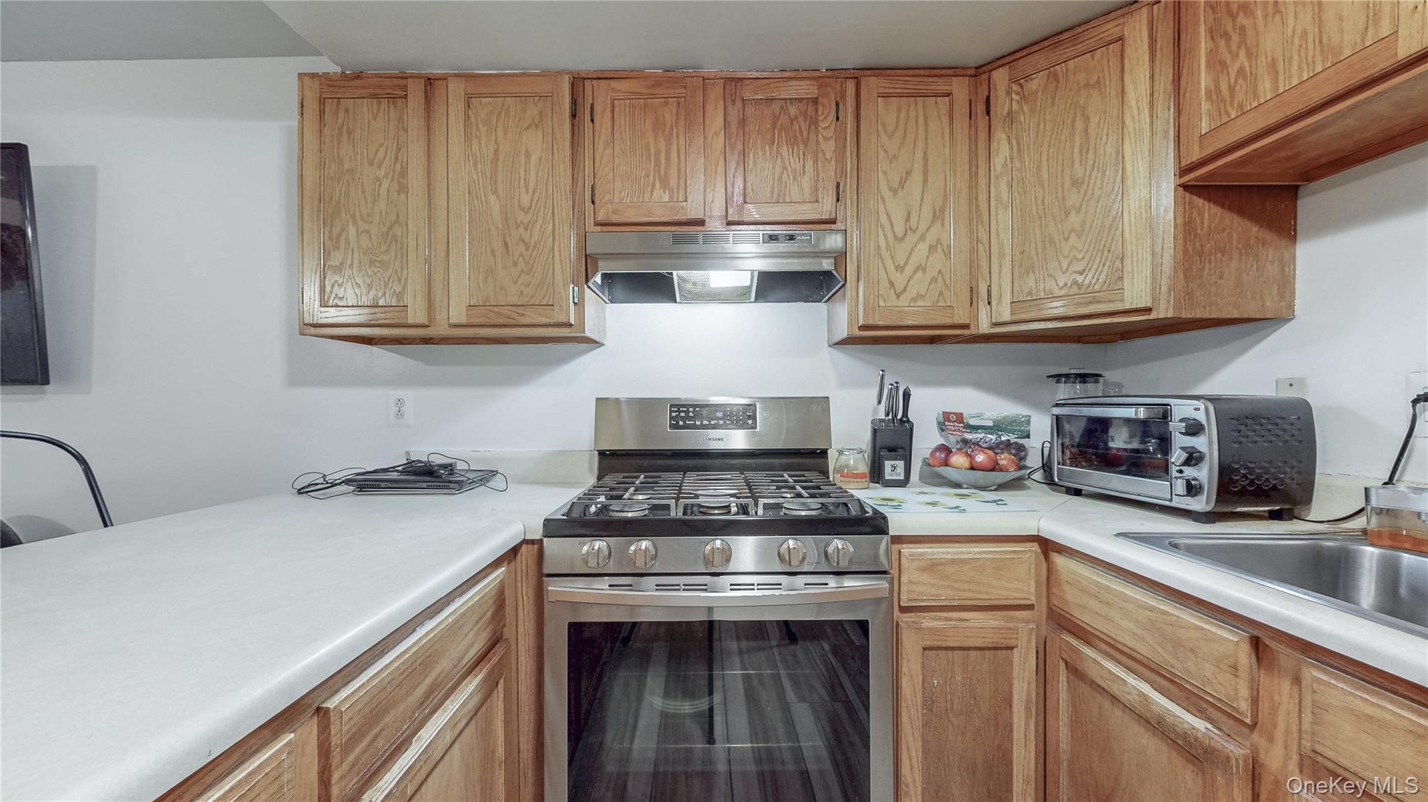 #5 photo, 1398 Fulton Avenue, ブロンクス区 Bronx , NY 10456