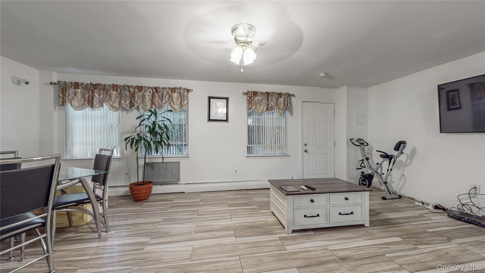 #7 photo, 1398 Fulton Avenue, ブロンクス区 Bronx , NY 10456