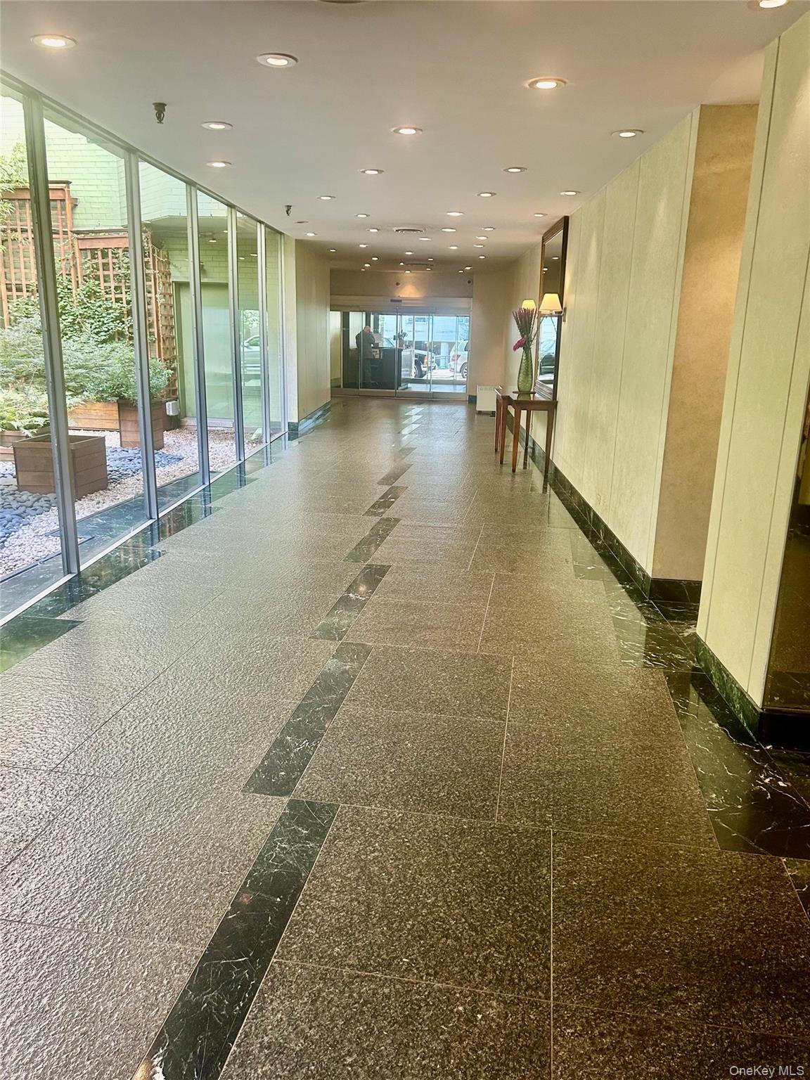 #4 photo, 201 E 66th Street, マンハッタン New York (Manhattan) , NY 10065