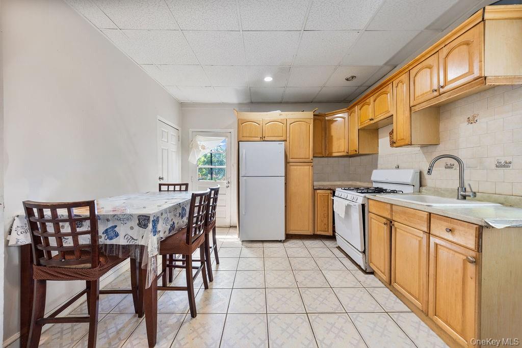 #8 photo, 53 Brookside Avenue, Nyack , NY 10960