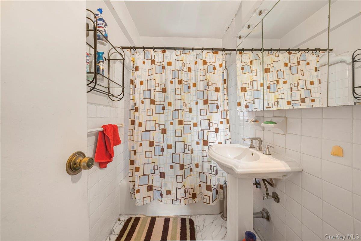 #10 photo, 67-66 108th Street, Forest Hills , NY 11375