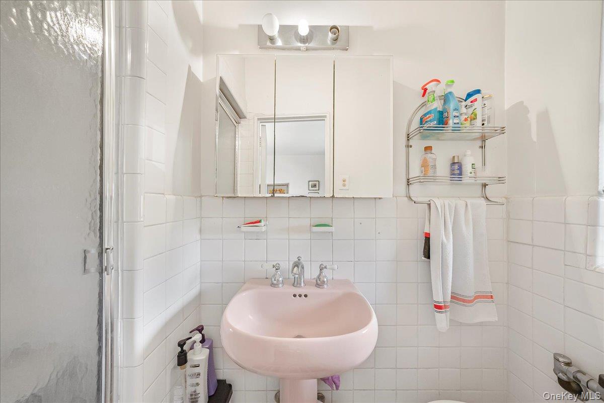 #14 photo, 67-66 108th Street, Forest Hills , NY 11375