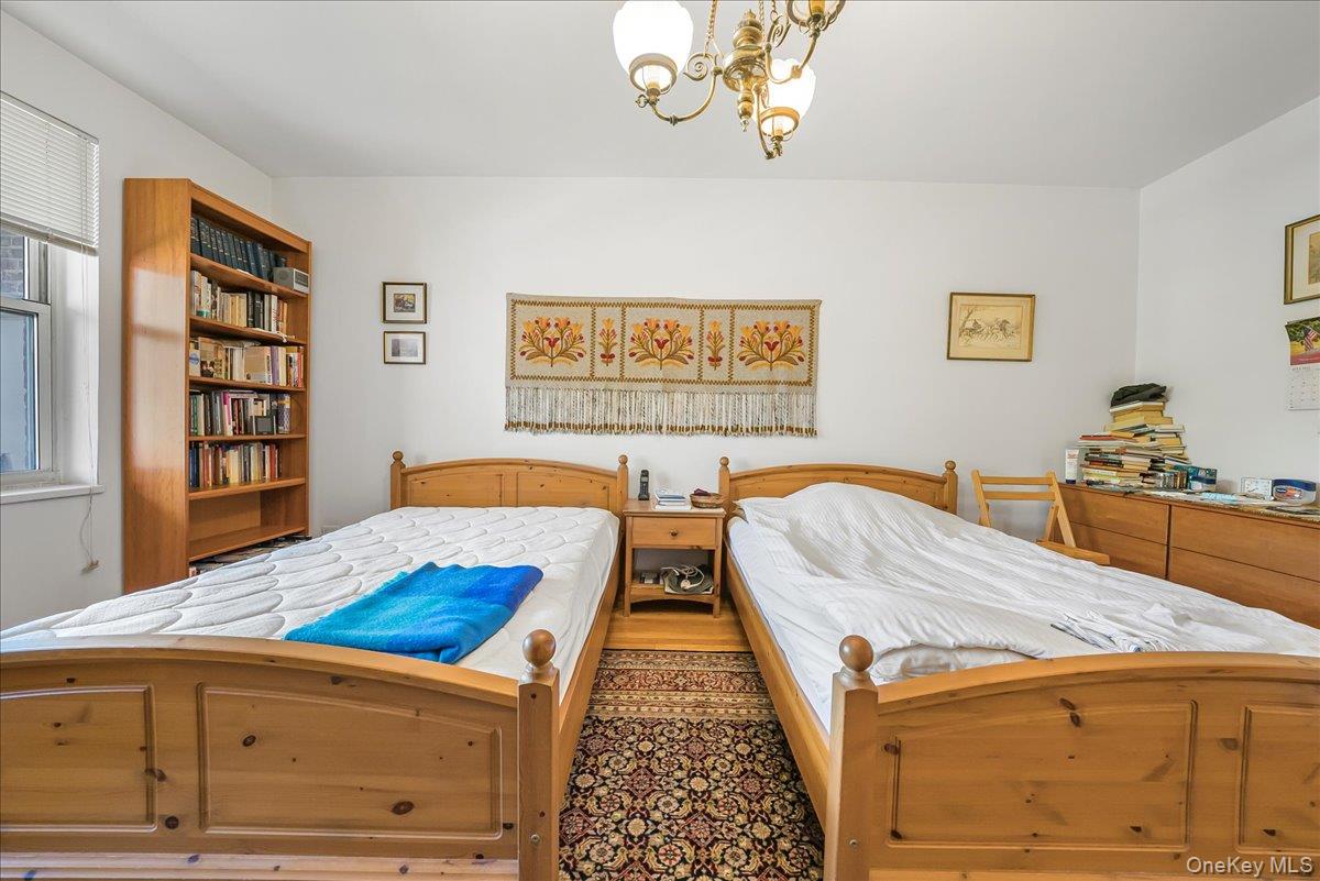 #15 photo, 67-66 108th Street, Forest Hills , NY 11375