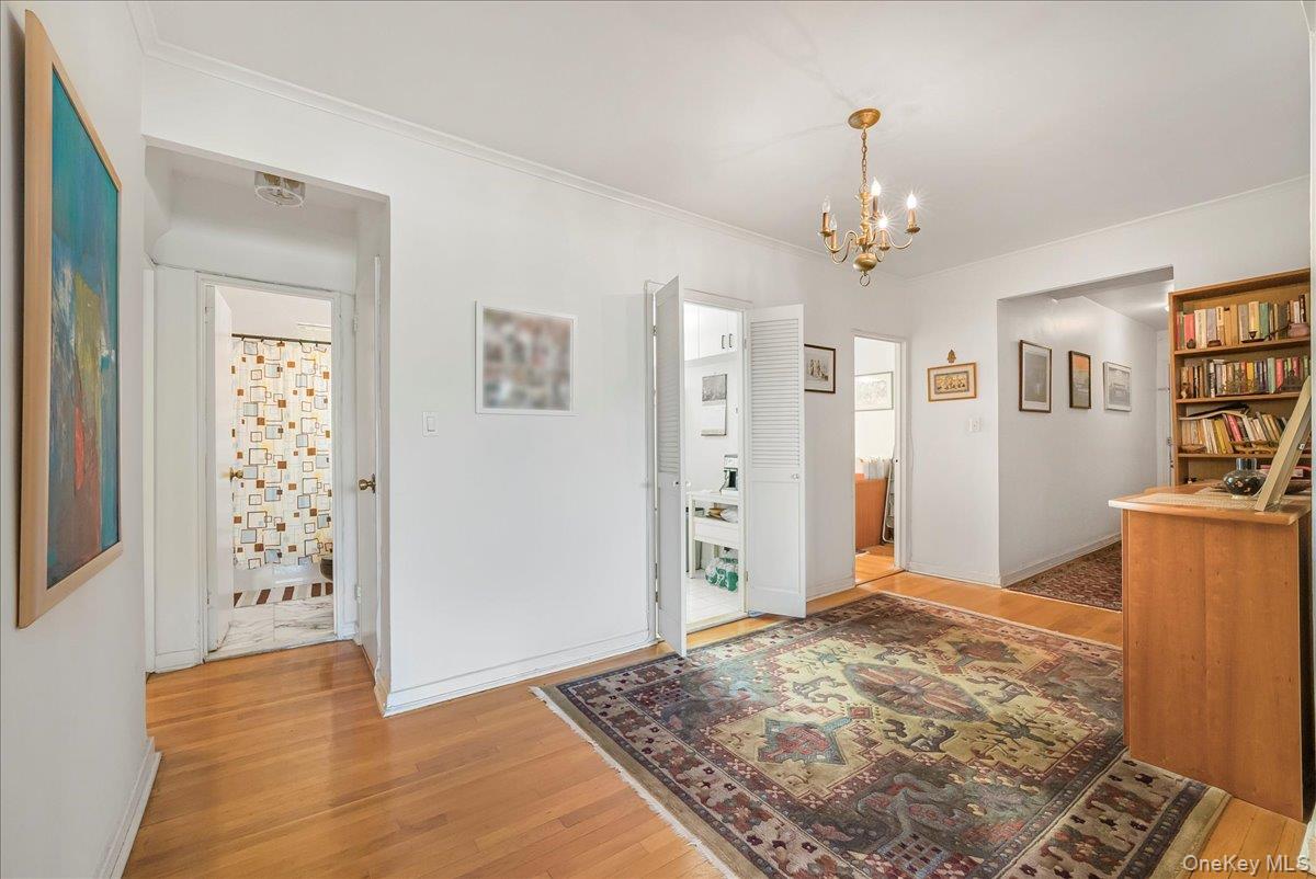 #8 photo, 67-66 108th Street, Forest Hills , NY 11375