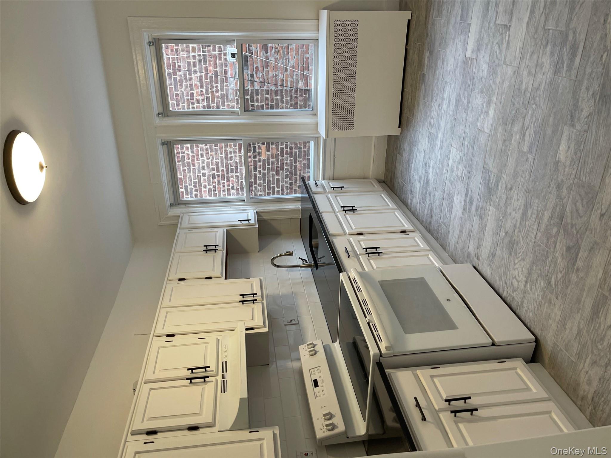 #9 photo, 5783 Mosholu Avenue, ブロンクス区 Bronx , NY 10471